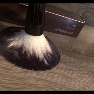NIB Hourglass Veil Powder Brush Double End makeup
